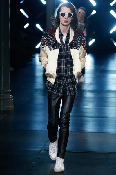 Look 69
